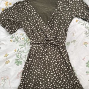 sold deadstock green ditsy white and pink floral gap dress petite